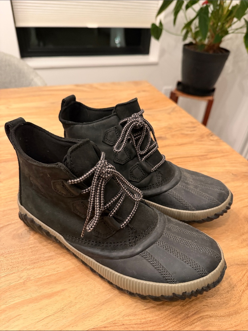 Sorel Black Lace-Up Women's Duck Boots with Tan Outsole